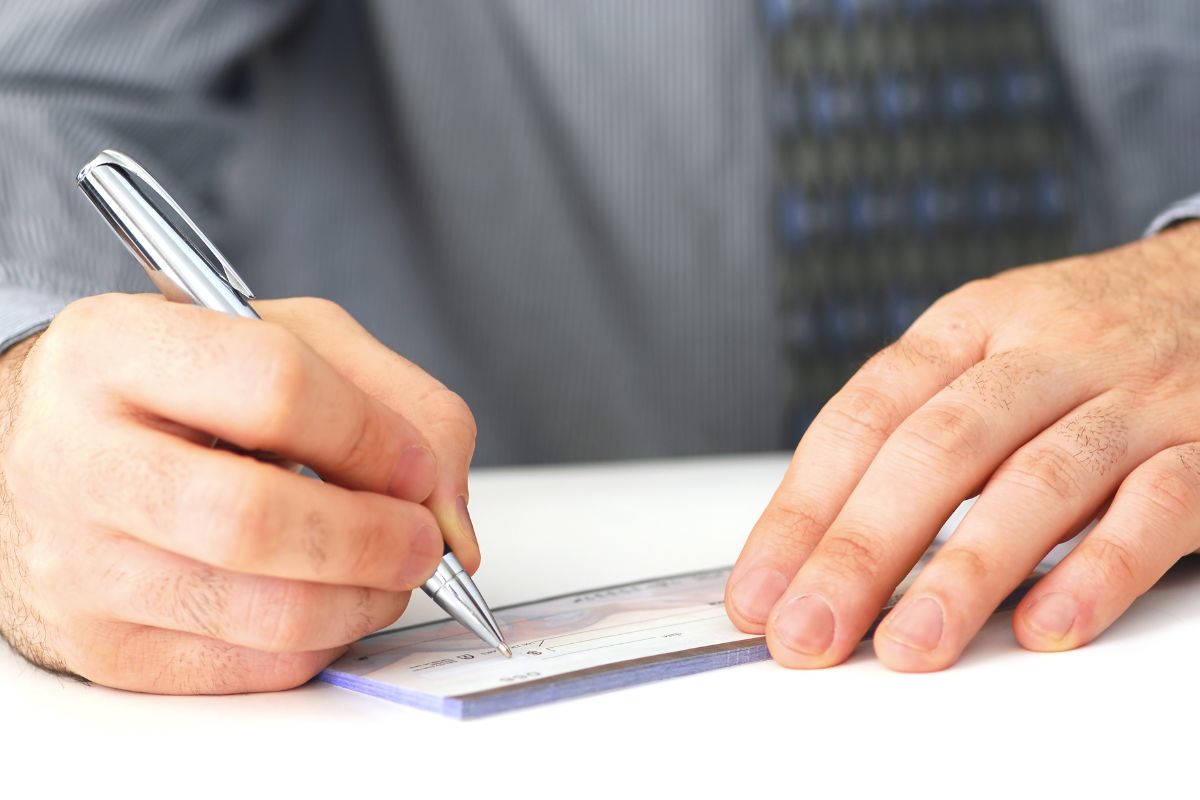 where can i cash a check