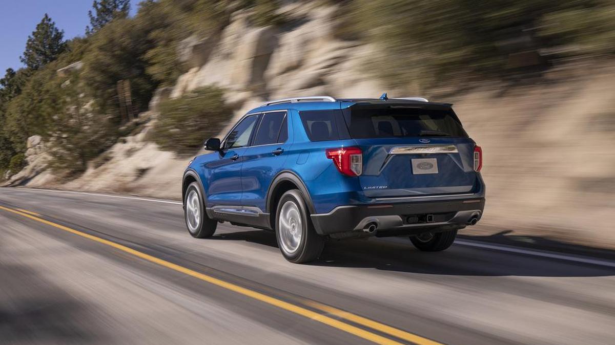 2020 Ford Explorer LT Hybrid 4WD.