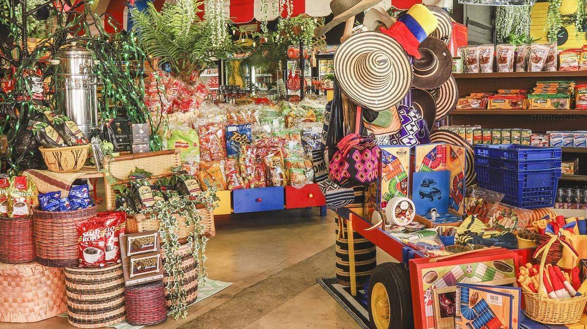 The colorful decoration in Manantial Market will transport you to Colombia.