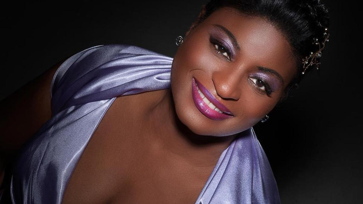 
Miami-born vocalist Rochelle Lightfoot sings big band jazz on her 2014 album, ‘Jazzy Classics,’ but has a repertoire singing gospel in South Florida churches, the National Anthem for the Miami Dolphins, and is recording an album of R&B originals for release in 2016.
