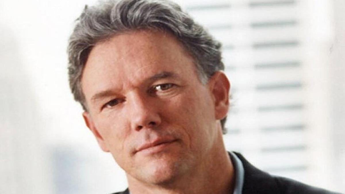 New Yorker writer William Finnegan used friends’ journals to help him relive his surfing past.