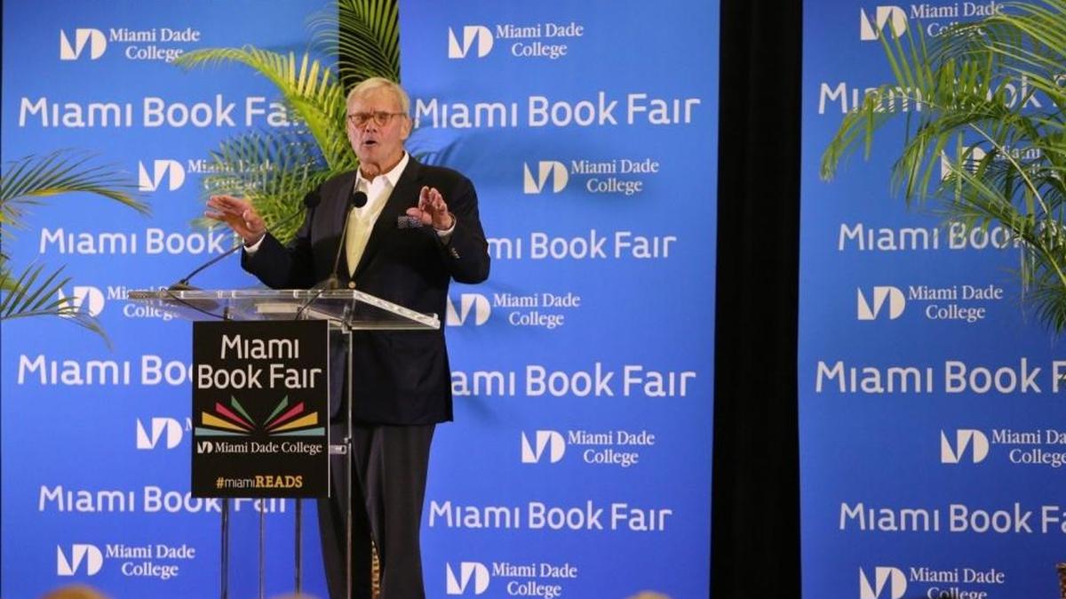 Author and journalist Tom Brokaw speaks at the Miami Book Fair International about his book “A Lucky Life Interrupted” at Miami Dade College on Wednesday, Nov. 18, 2015.