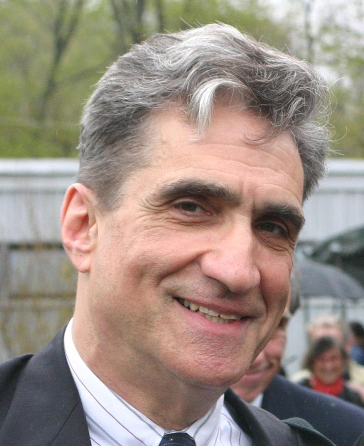 The 39th poet laureat Robert Pinsky hosts the Favorite Poem Project at the Wolfsonian.