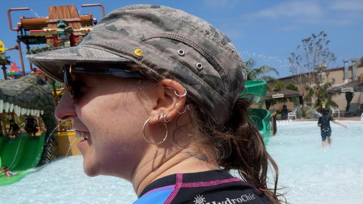 Mayim Bialik wears HydroChic