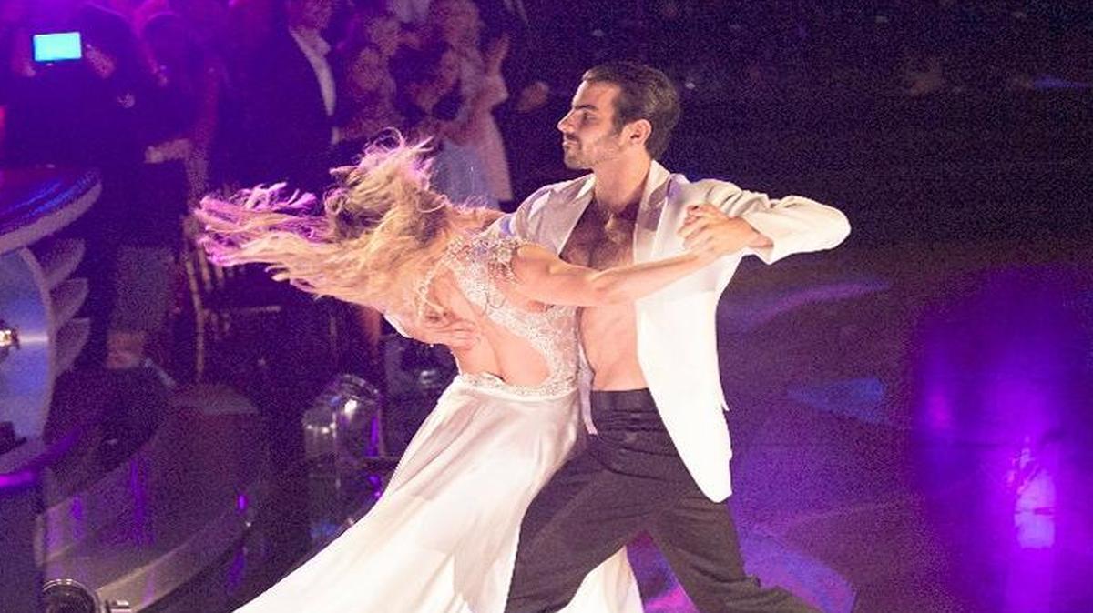 Peta Murgatroyd and Nyle DiMarco on "DWTS."