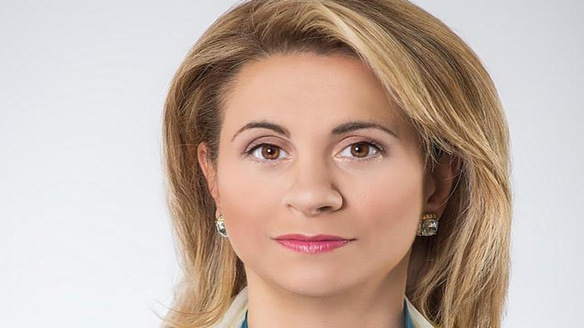 TLC's "The Psychic Matchmaker," relationship expert and author of "Get Your Head Out of Your App," Deborah Graham