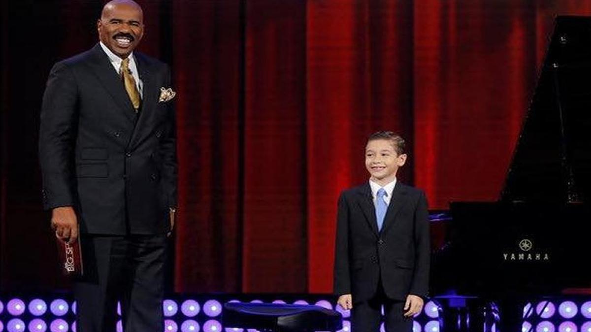 Brandon Goldberg with Steve Harvey from “Little Big Shots”