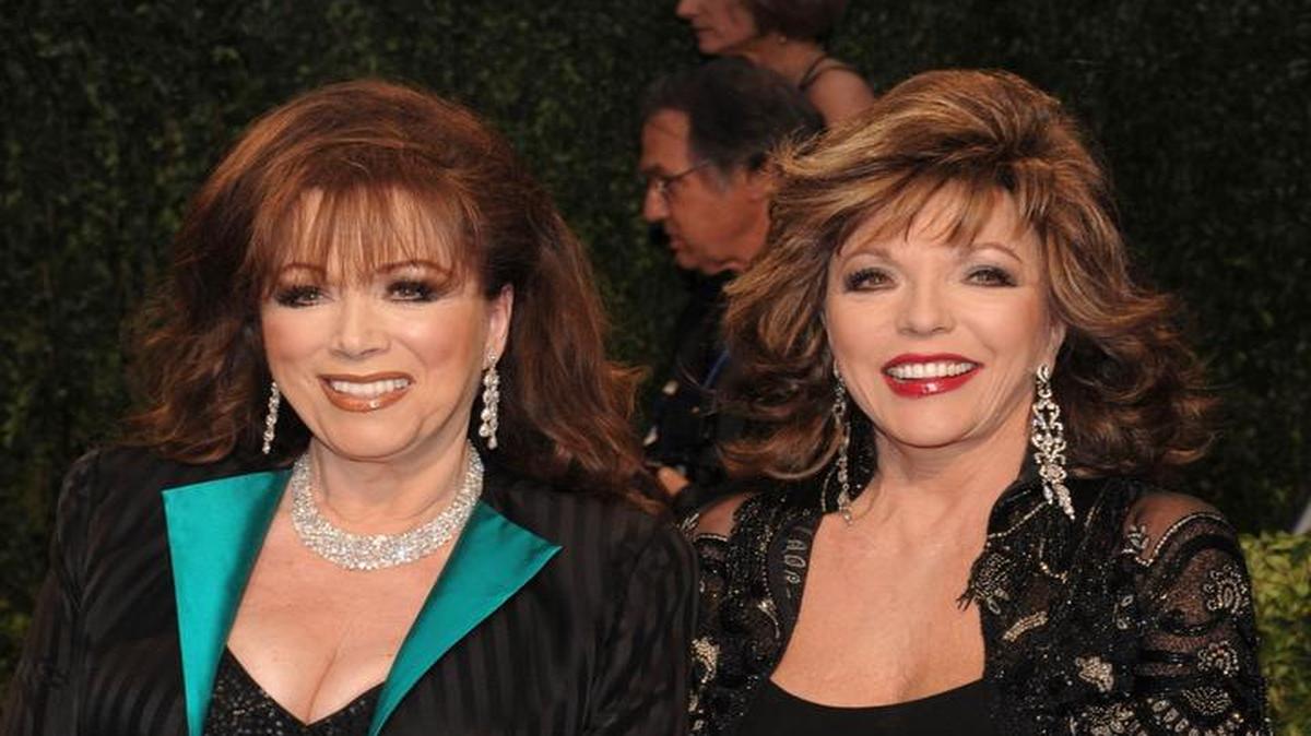 
Jackie and Joan Collins
