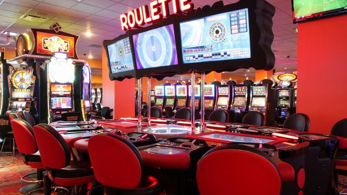 Las versiones electrónicas de juegos como la ruleta y el blackjack son populares en los casinos del hipódromo, como el Magic City Casino