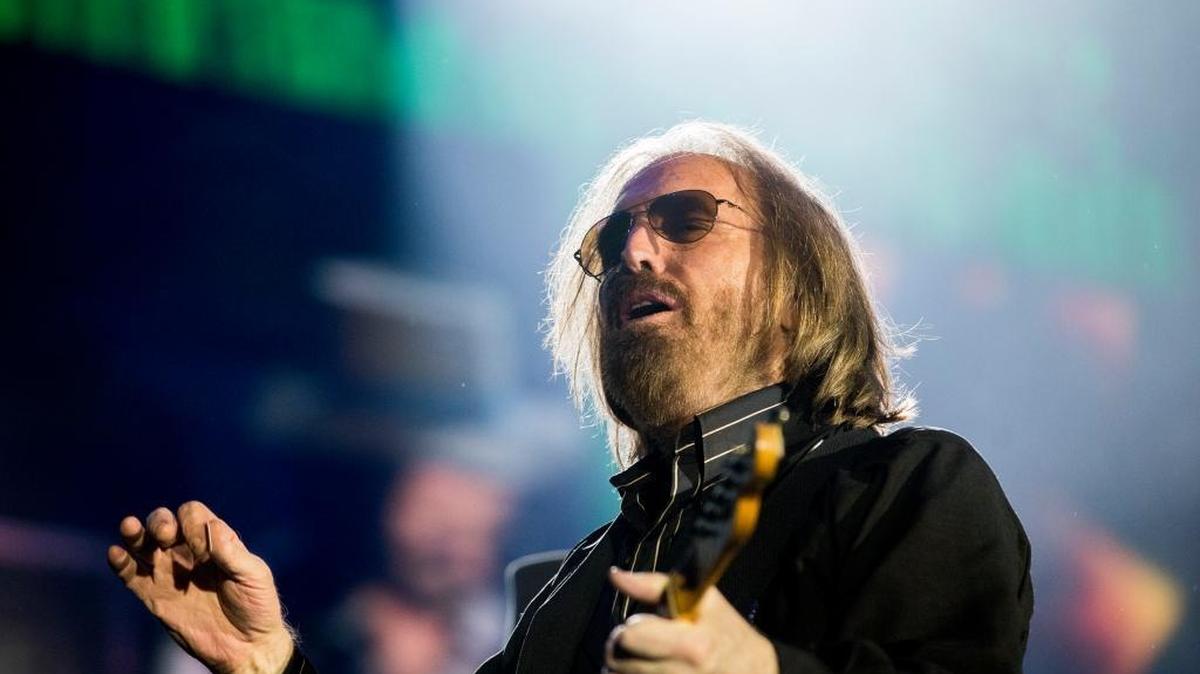 Tom Petty and the Heartbreakers perform at Wrigley Field Thursday, June 29, 2017, in Chicago.