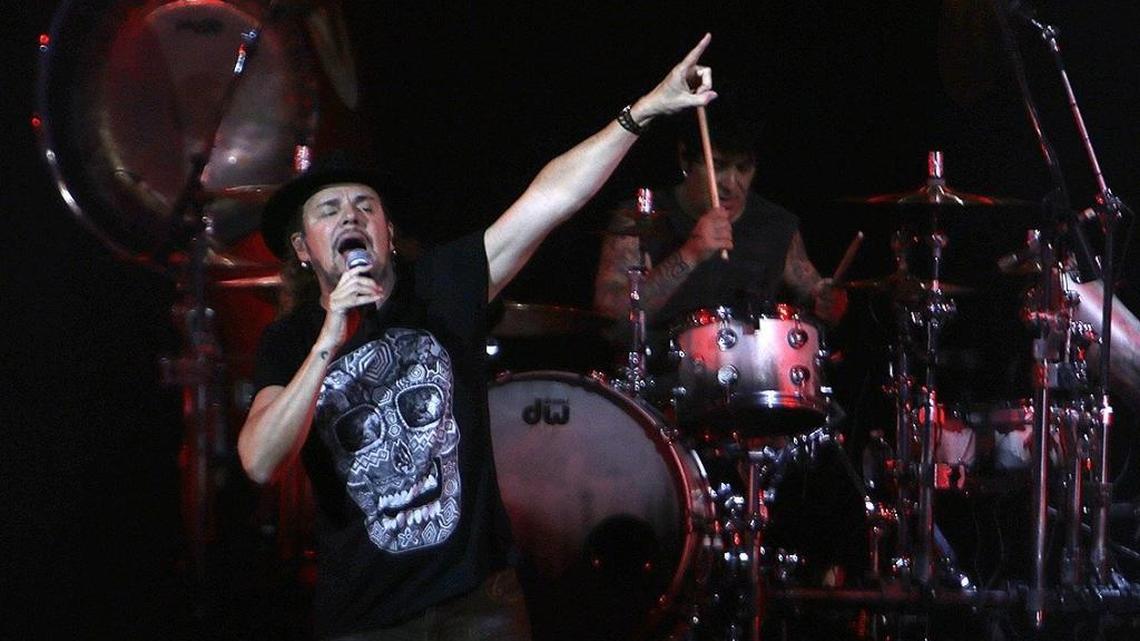 Fher, vocalista fundador del grupo Maná.