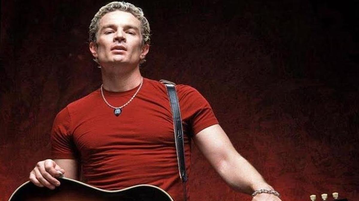 James Marsters will appear at the Paradise City Comic Con and play a solo concert at a VIP event Friday night.