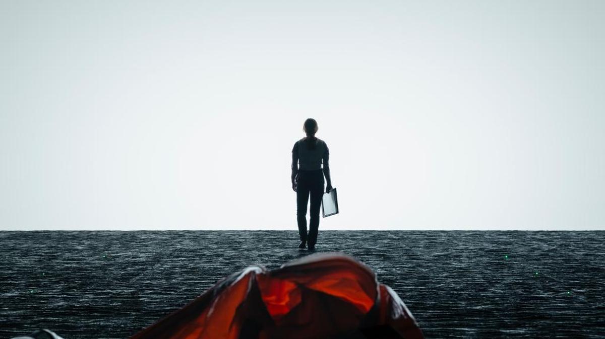 Amy Adams prepares for a face-to-face with alien visitors in ‘Arrival.’