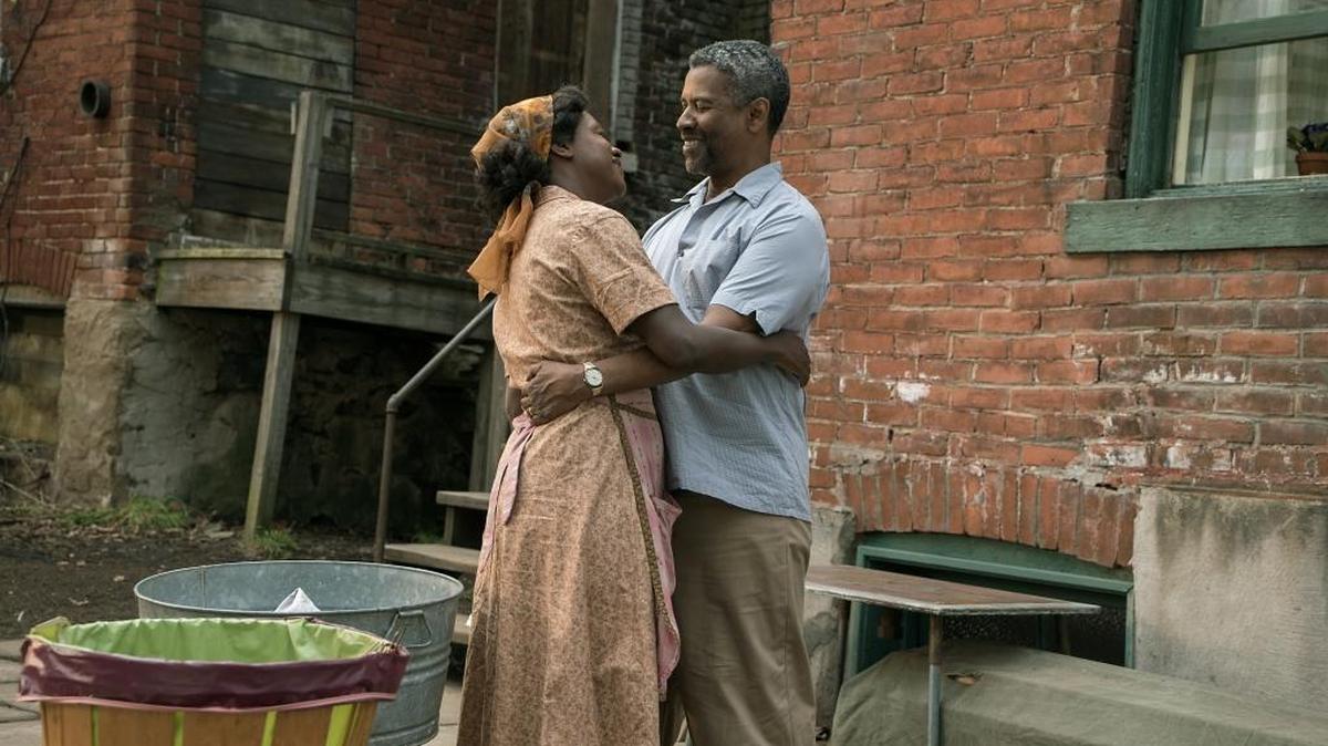 Denzel Washington and Viola Davis plays Troy and Rose Maxson in ‘Fences.’