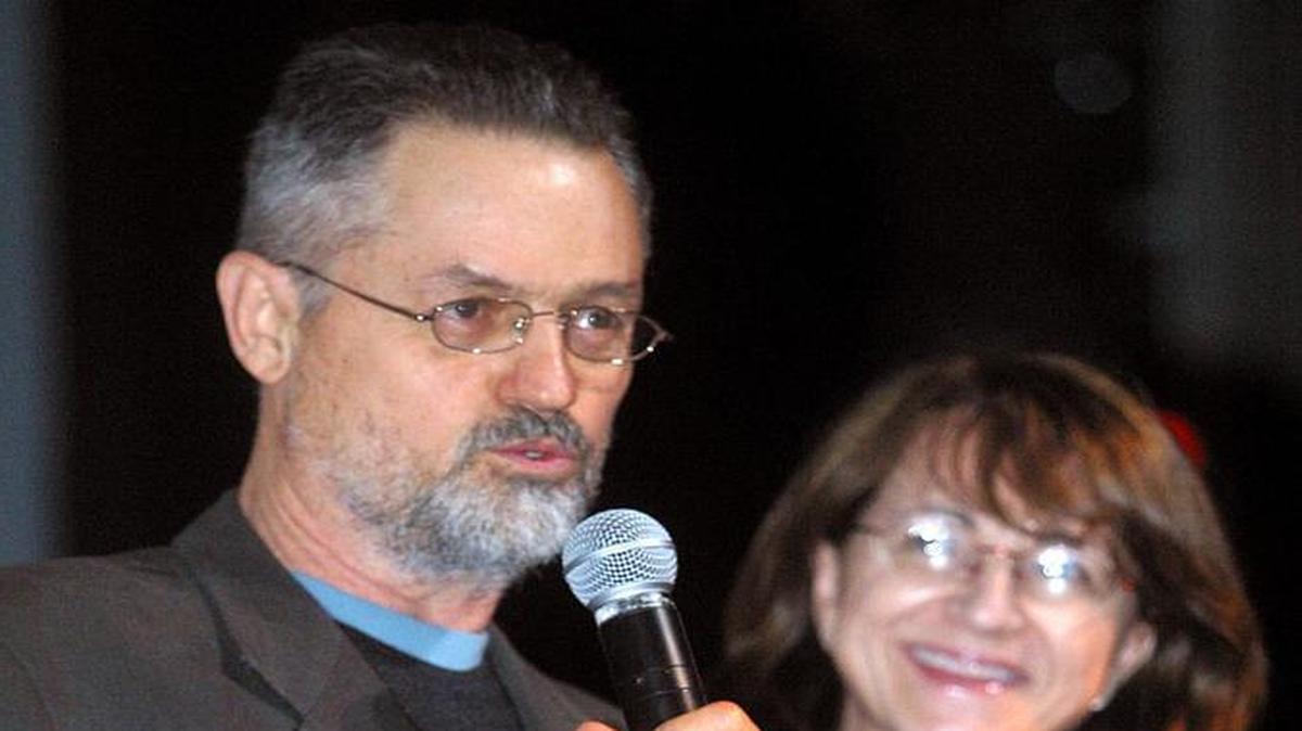In this photo from February 2003, director Jonathan Demme answered questions from the audience at the Olympia Theater after a screening of his documentary ‘The Agronomist,’ which played at the Miami Film Festival. Nicole Guillemet, the former director of the festival, stands to his right.