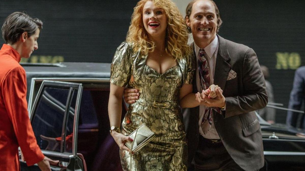 Bryce Dallas Howard and Matthew McConaughey in a scene from ‘Gold.’