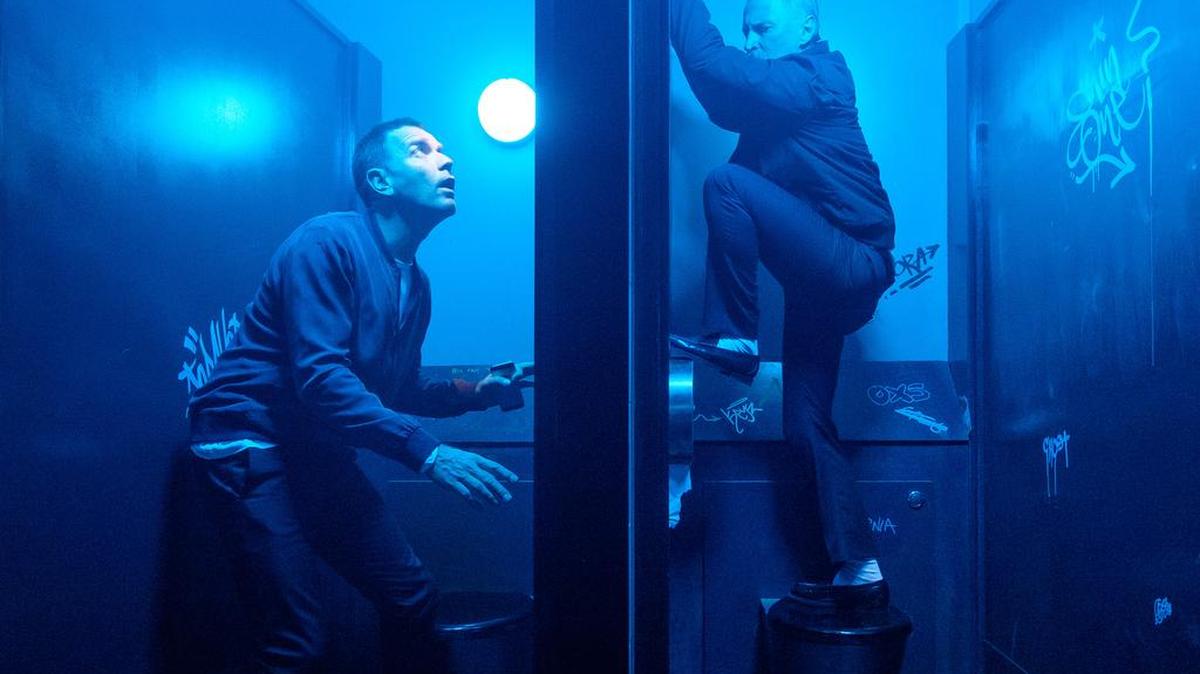 Renton (Ewan McGregor) and Begbie (Robert Carlyle) square off in an unusual location in a scene from ‘T2 Trainspotting.’
