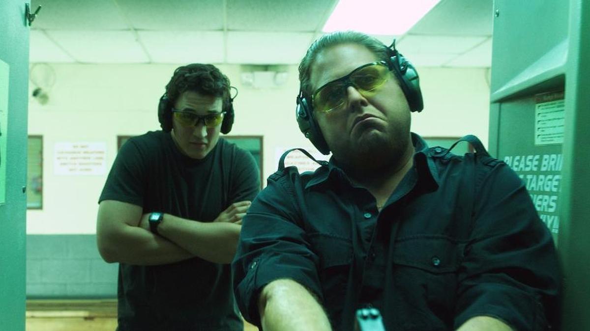 Miles Teller and Jonah Hill play two Miami arms dealers in ‘War Dogs.’