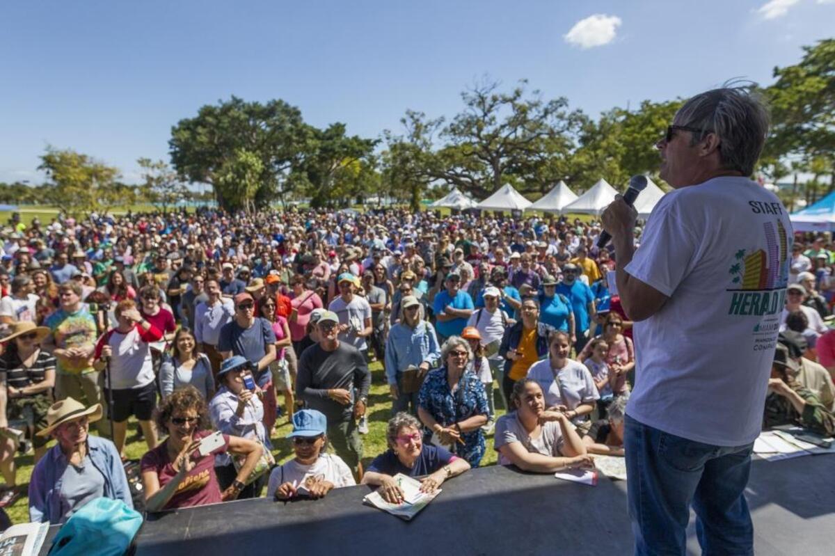 Dave Barry hosts the 2018 Herald Hunt at Museum Park in downtown Miami on Sunday, March 4, 2018.
