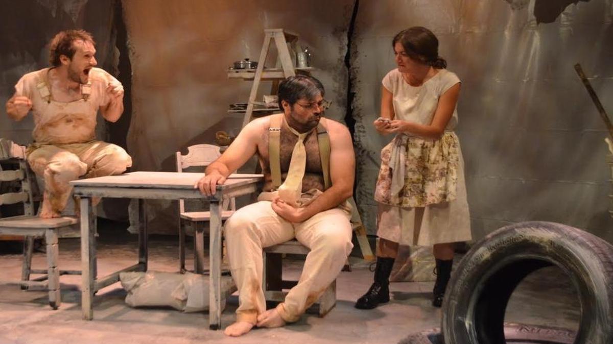 Christian Vandepas, Alex Alvarez and Gretchen Porro star in Thinking Cap Theatre’s searing drama ‘Mud.’