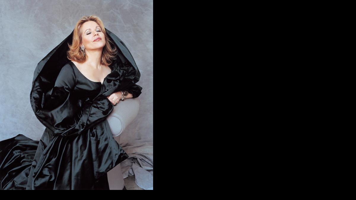 
Soprano Renée Fleming will perform at the Miami gala celebrating the 10th anniversary of the Cleveland Orchestra-Arsht Center partnership.
