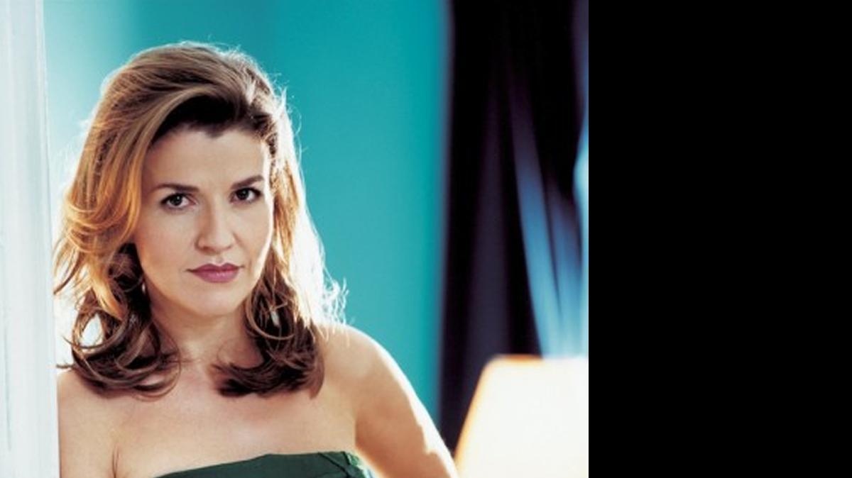 
Anne-Sophie Mutter performed music of Berg and Moret with Michael Tilson Thomas and the New World Symphony Saturday night.
