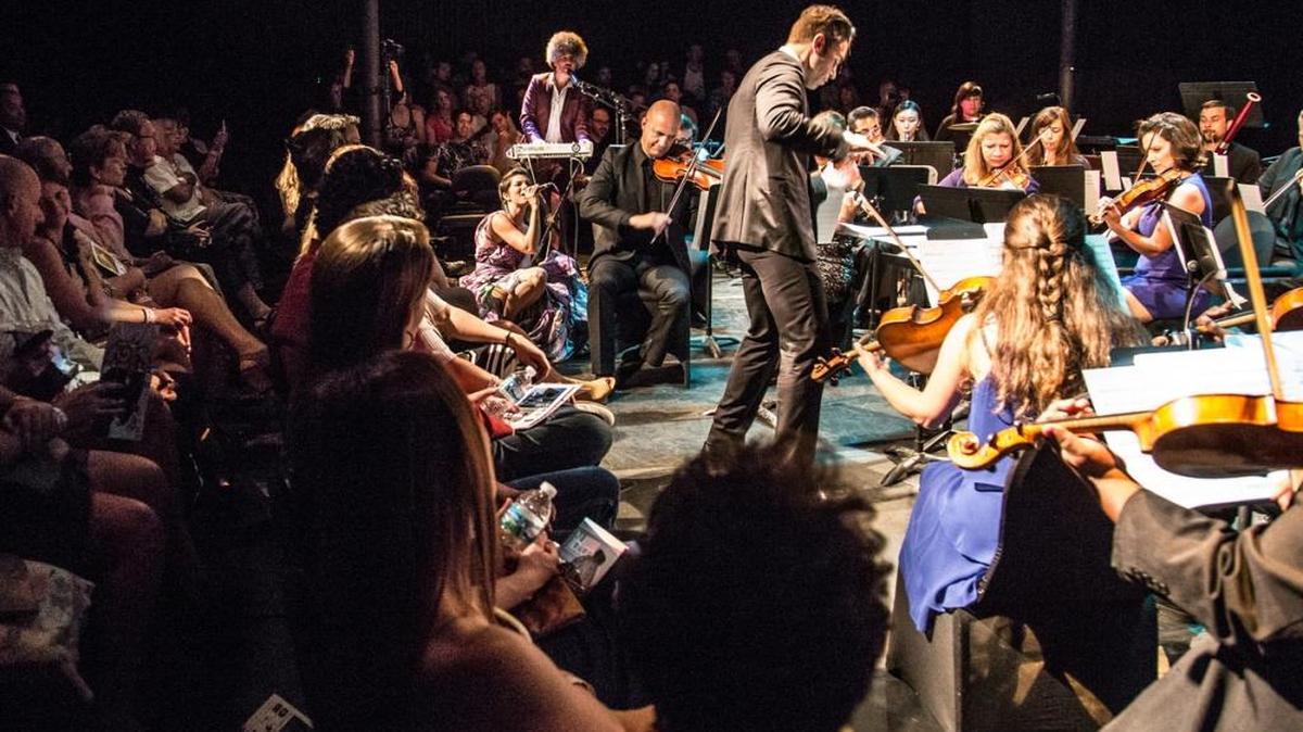 
Nu Deco Ensemble kicked off its first full season at the Light Box at Goldman Warehouse.
