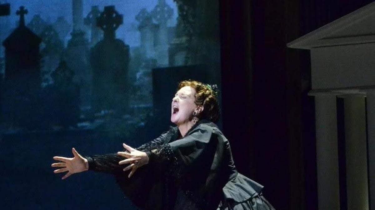 Lauren Flanigan starred in FGO’s memorable ‘Mourning Becomes Electra’ in 2013.