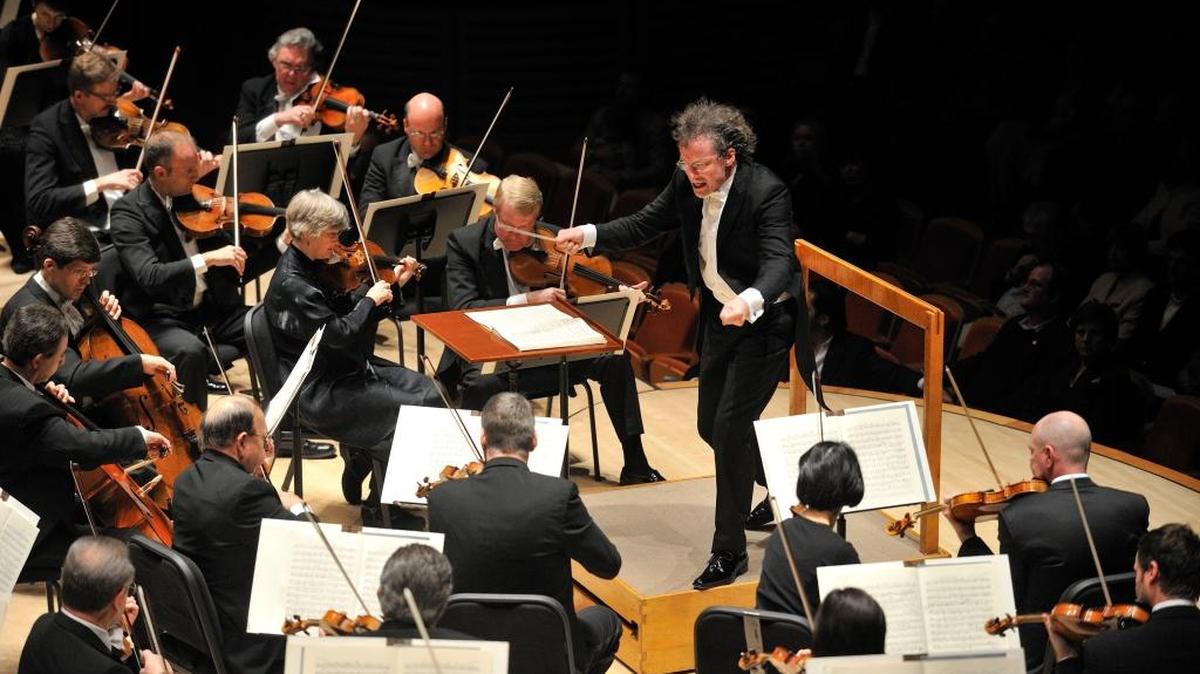 Music Director Franz Welser Most and the Cleveland Orchestra.