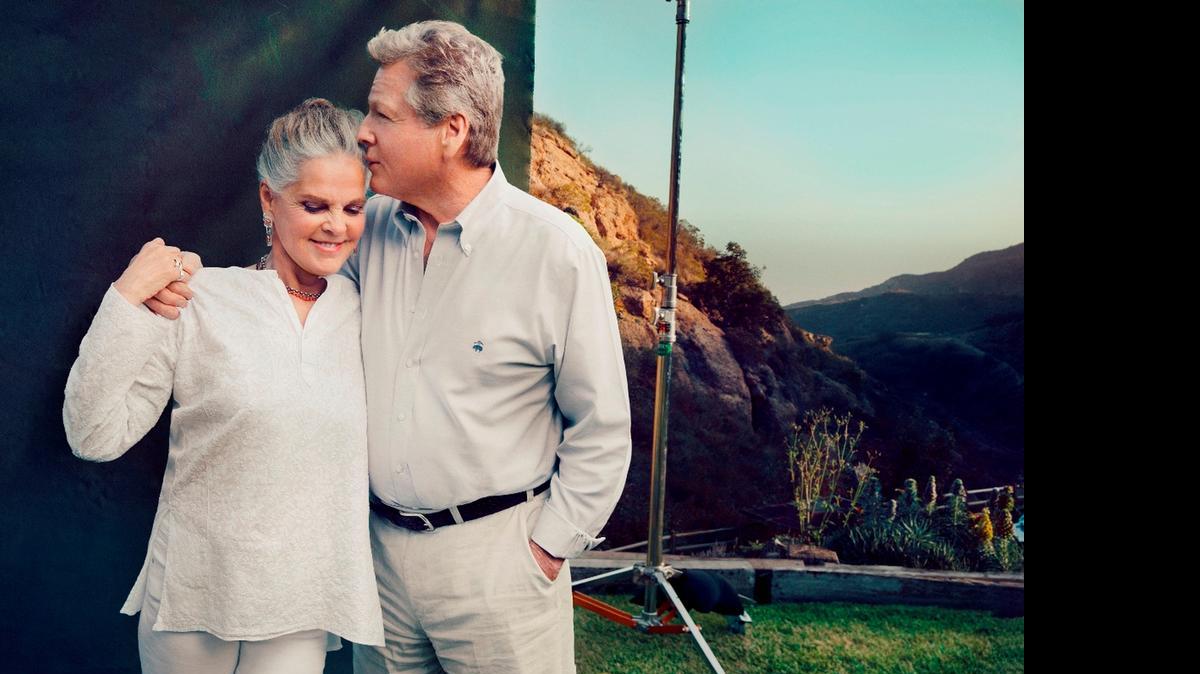 
Ali MacGraw and Ryan O'Neal are reuniting onstage 45 years after they filmed ‘Love Story.’
