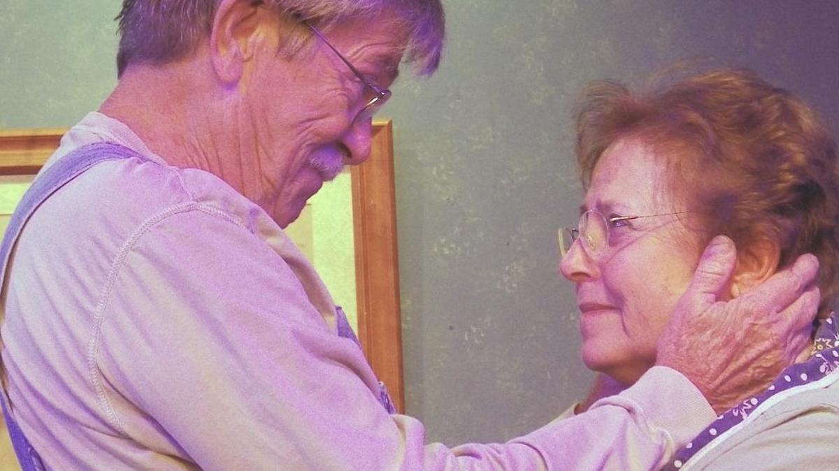 
Jim Gibbons shares a tender moment with Carol Sussman in ‘Coming Through,’ a Pigs Do Fly short play.
