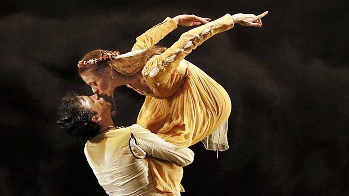 Married couple Jennifer Carlynn Kronenberg and Carlos Guerra.