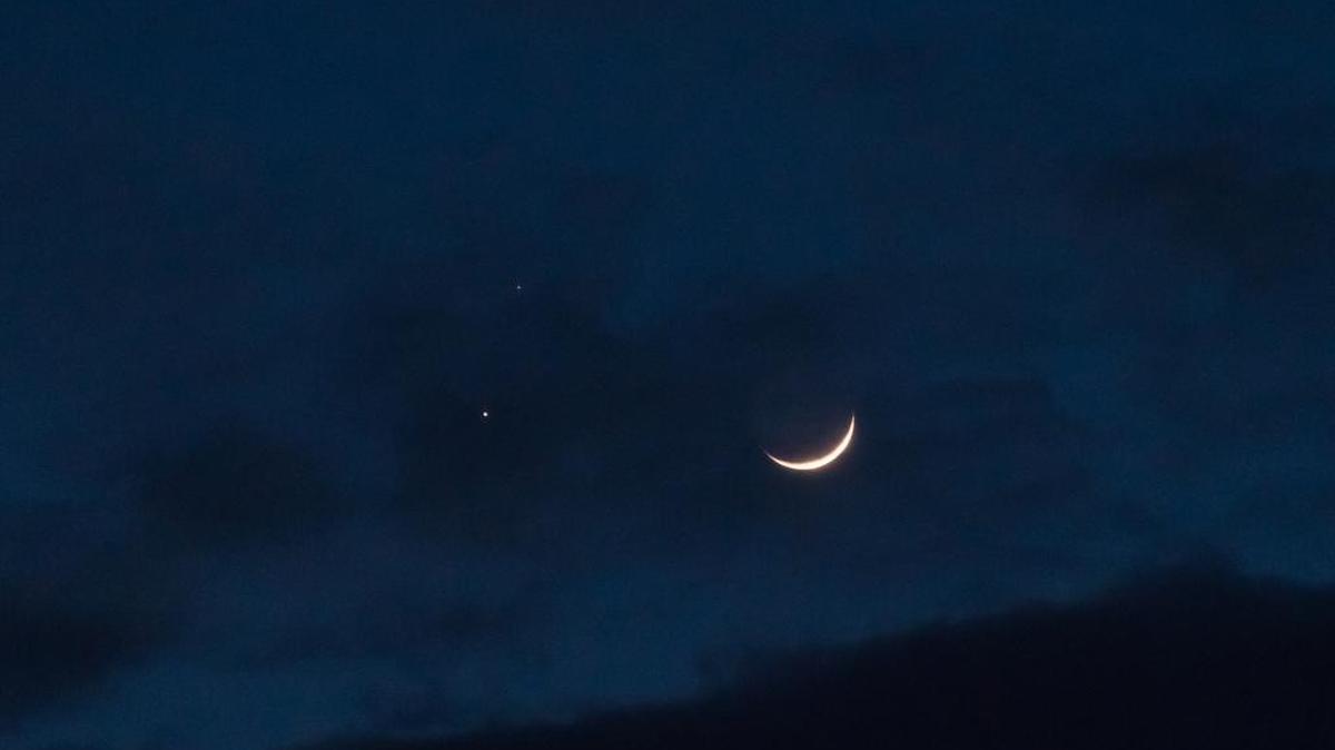 Mars and Venus will appear to pass nearby each other in November, in what astronomers call a conjuction.