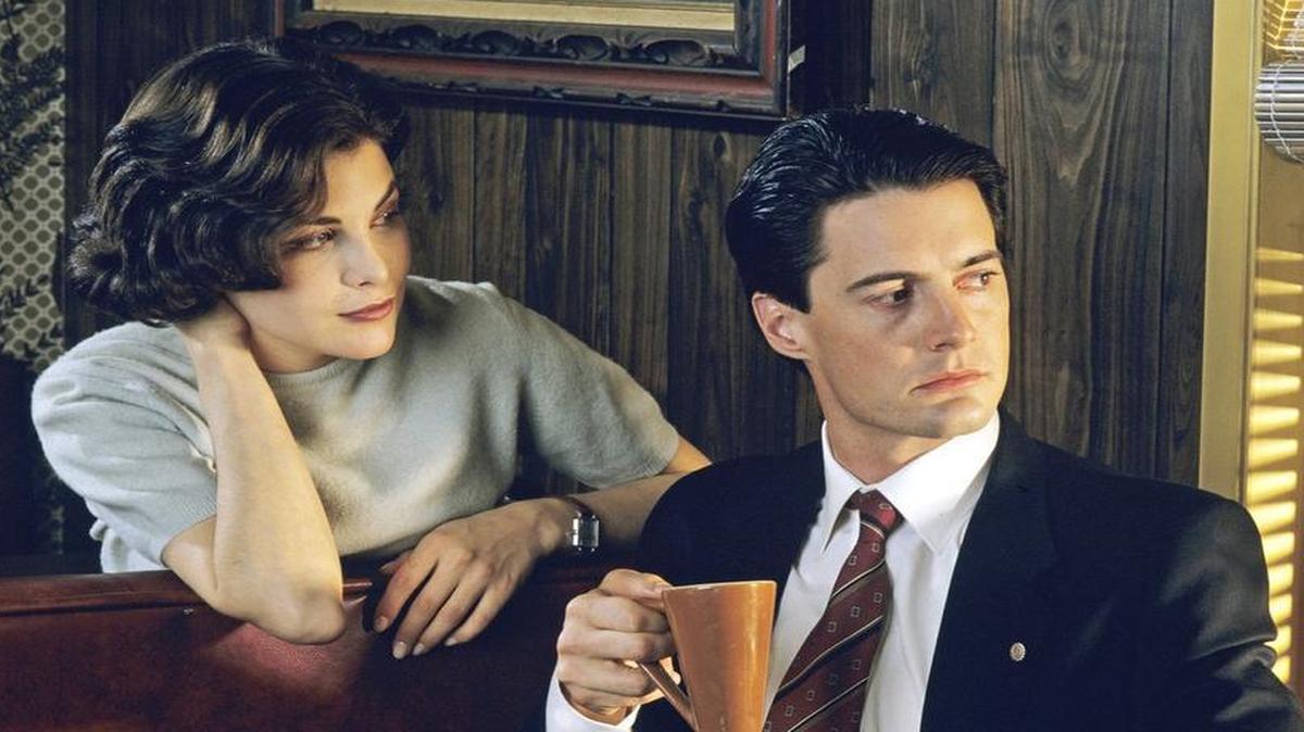 Sherilyn Fenn and Kyle MacLachlan, here in a publicity shot from 1990, will reprise their roles as Audrey Horne, daughter of a wealthy businessman, and FBI Special Agent Dale Cooper in the new season of ‘Twin Peaks.’