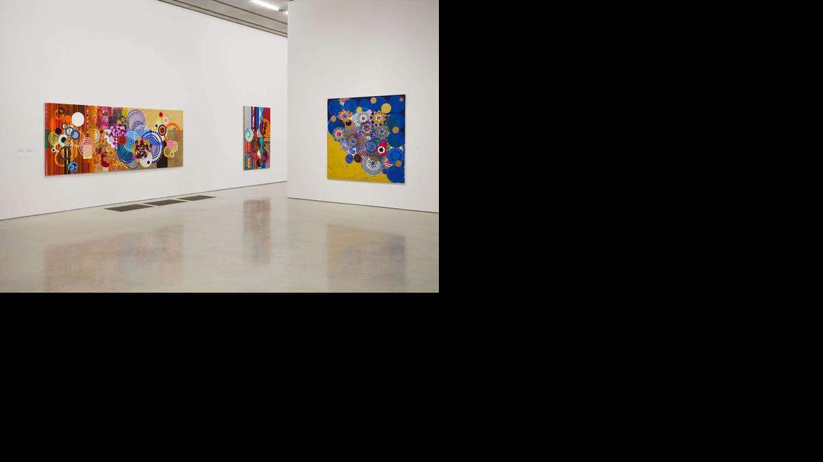 
From left to right: ‘Férias de Verão,’ 2005. Collection of Catherine and Franck Petitgas. ‘Feijoada,’ 2010. Collection Beatriz Milhazes. ‘Chora, menino,’ 1996. Colección Patricia Phelips de Cisneros, Caracas and New York.
