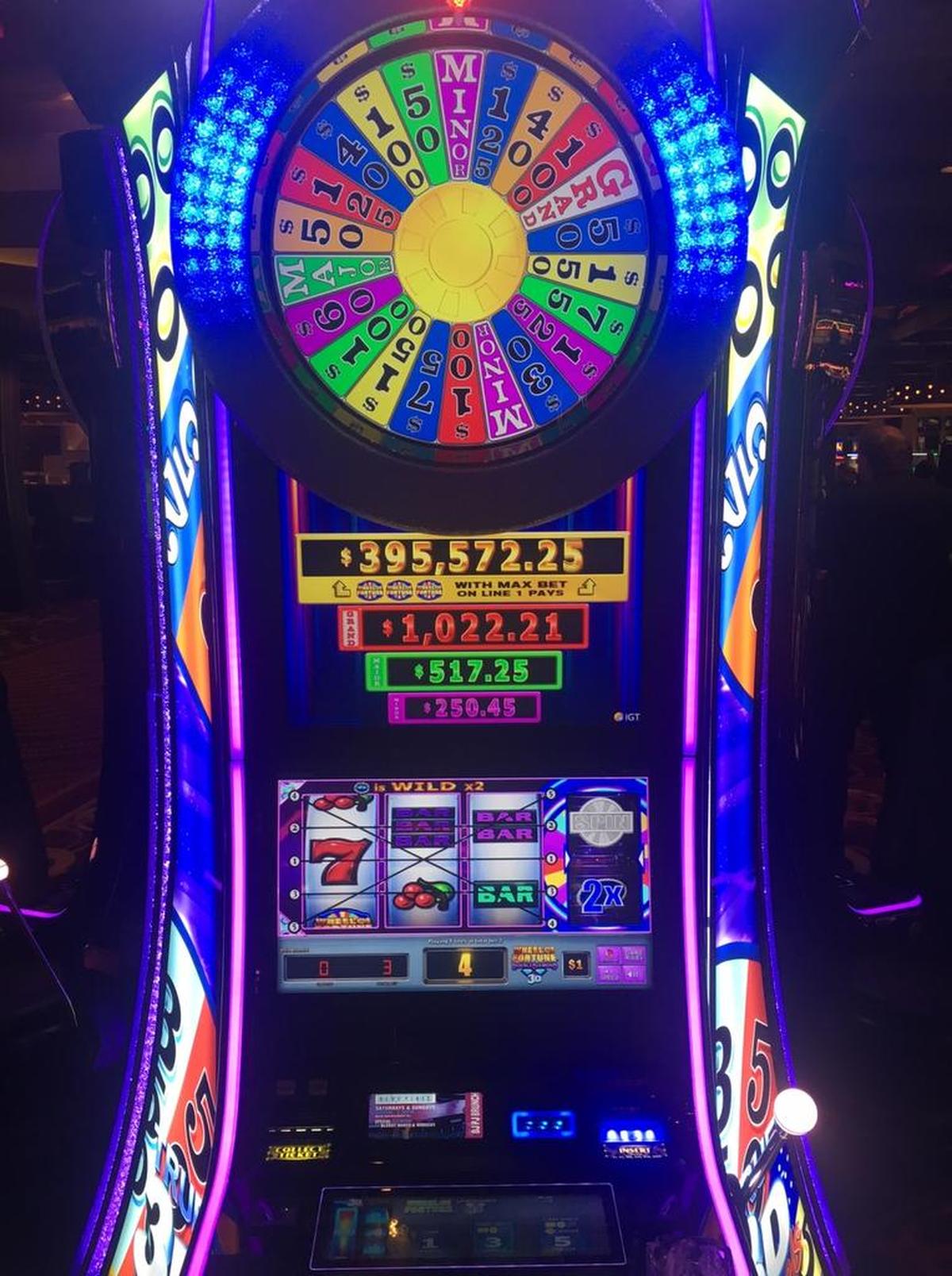 A Wheel of Fortune slot machine hit for more than $472,000 at the Seminole Hard Rock Hotel & Casino near Hollywood.