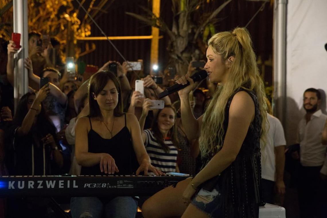 Shakira performs in a pop-up concert at Wynwood Yard around 1 a.m. Saturday, May 27, 2017, to promote her latest album, “El Dorado.” About 200 people attended after learning about the surprise performance on social media.
