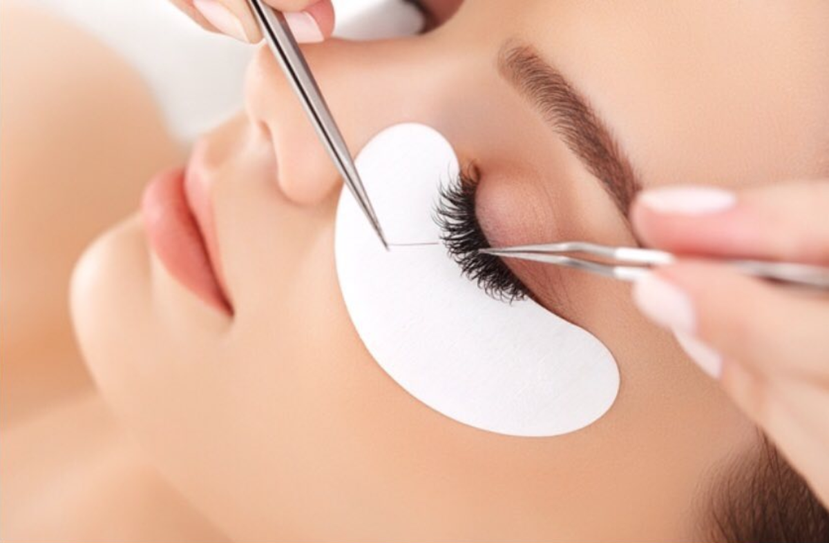 Michelle has an eyelash tip.