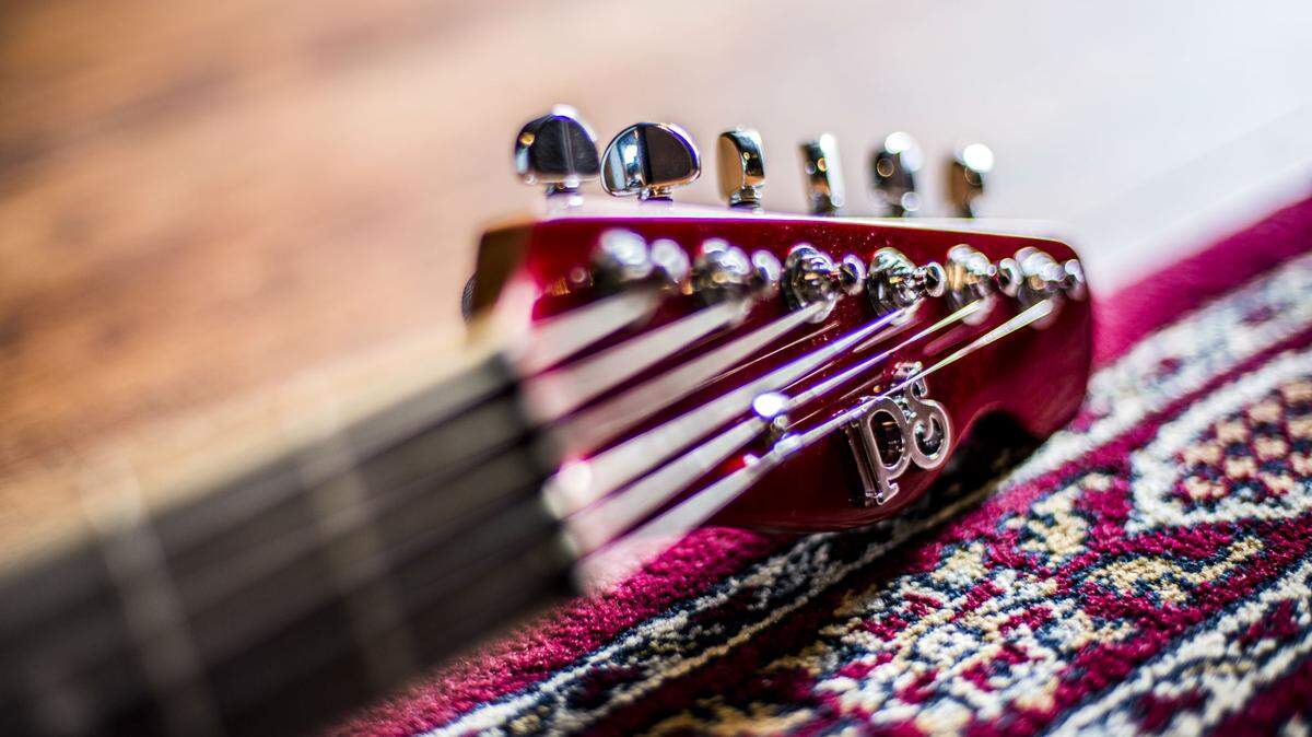 PureSalem Guitars creates custom-designed instruments, including ones for left-handed musicians. Photograph by Felipe Cuevas.