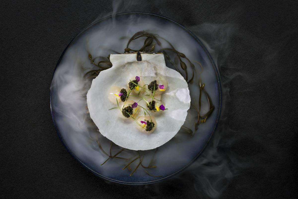 Ocean Scallops with Caviar at Dashi in Miami - a perfect pairing with sparkling sake.
