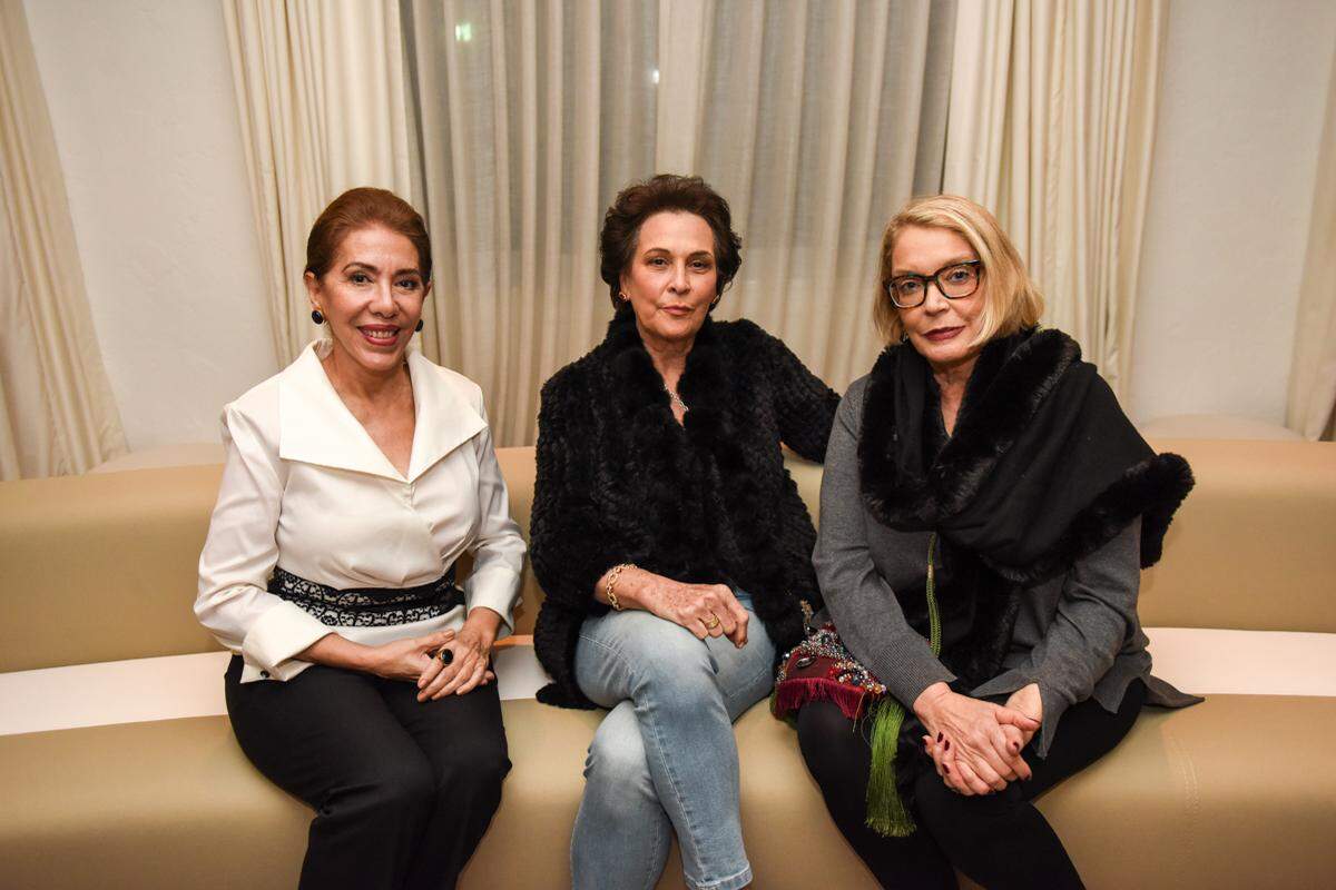 Gilda Sacasa, Patricia Cardenal and Julieta Parades Porto Carrera.