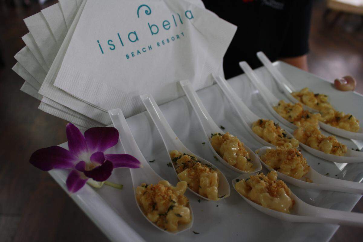 Bites from Isla Bella Beach Resort. Photograph by Claudia Pou.