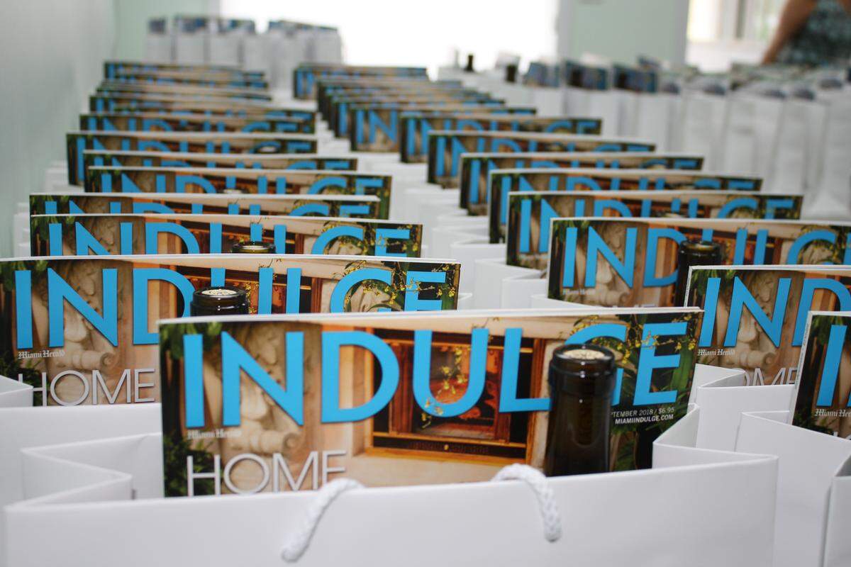 Gift bags for guests. Photograph by Claudia Pou.