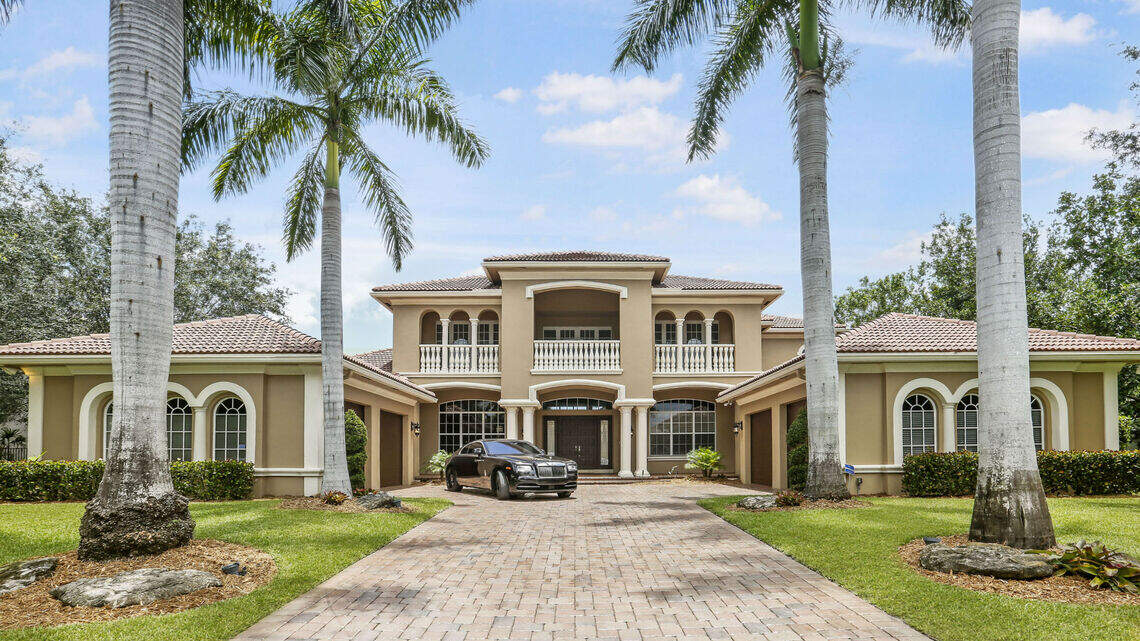 Michael Vick’s Davie home is among the latest luxury real estate listings in South Florida