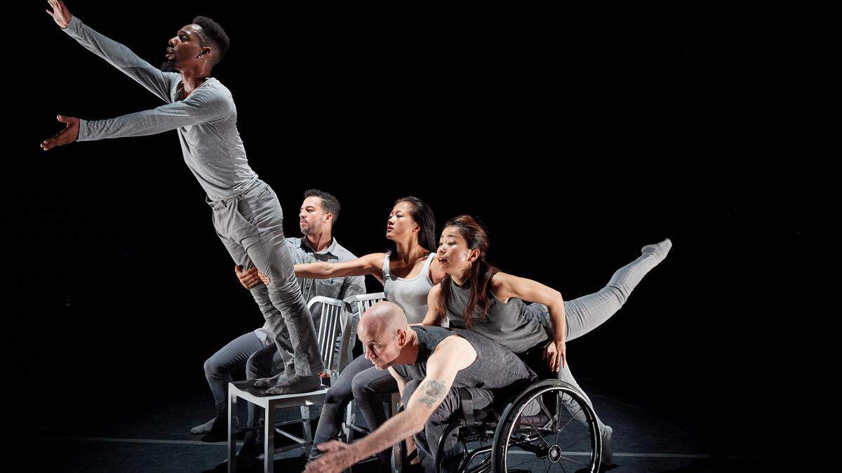 Dancers, from left, James Bowen, Edisnel Rodriguez, Yuko Monden, Lani Dickinson and Dwyane Scheuneman in AXIS Dance Company’s “The Reflective Surface” by Amy Seiwert.