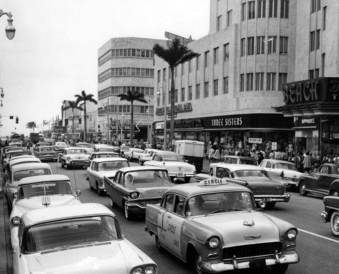 The traffic along Lincoln Road in the 1950s.