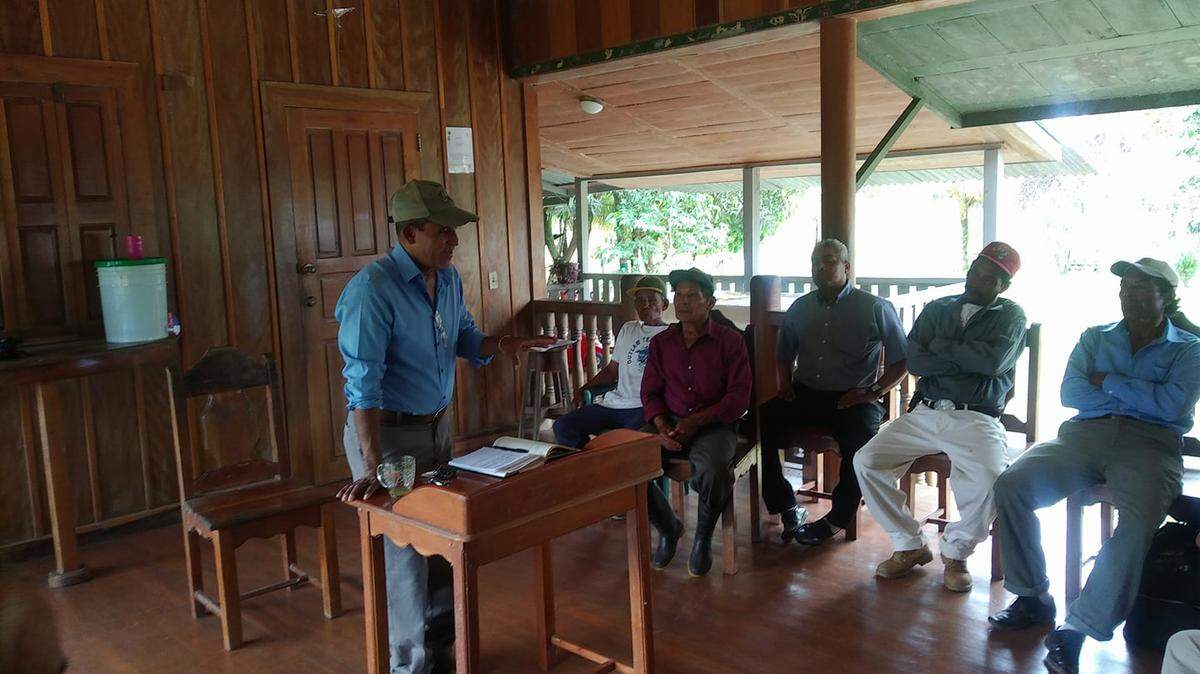 Osorno Cóleman Salomón addresses a political event in Waspam in the North Caribbean Coast Autonomous Region, where Cóleman established himself as an influential local politician before entering Congress.