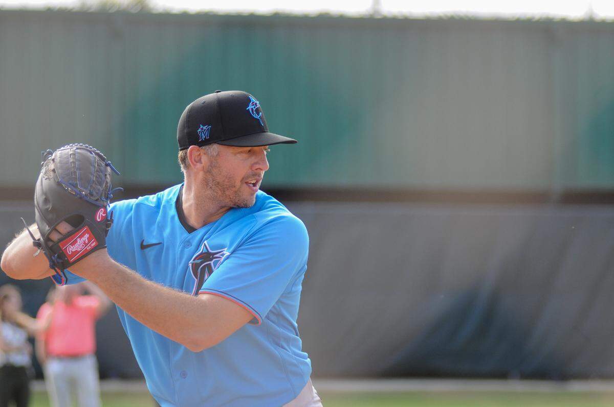 Miami Marlins pitcher Brandon Kintzler throws a bullpen session on Sunday, Feb. 16, 2020, at the Roger Dean Chevrolet Stadium Complex in Jupiter, Florida.