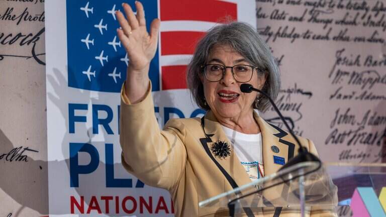 Charity grants spared in Miami-Dade mayor’s 2027 budget. Transit fares flat, too