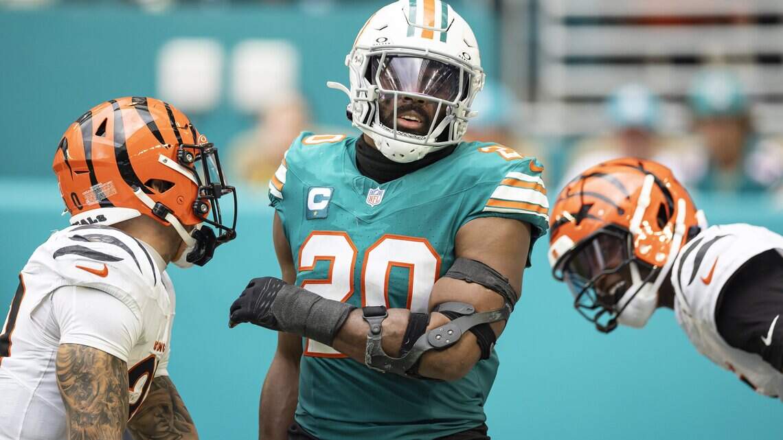 Dolphins give extension to Jordyn Brooks; Miami keeping another core player